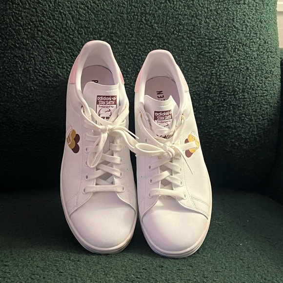 White and pink Stan smiths with hearts - Picture 3 of 6